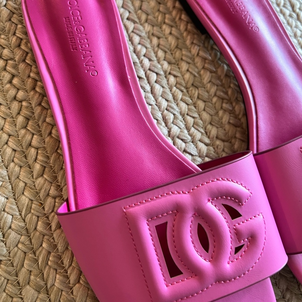 Dolce & Gabbana Pink Sandals